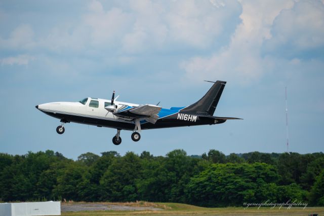 Piper Aerostar (N16HM) - Piper Aerostar - departing PDK airport.  