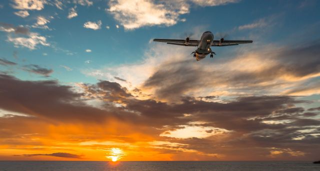 Aerospatiale ATR-42-300 (F-OIXH) - F-OIXH landing at St Maarten at sunset