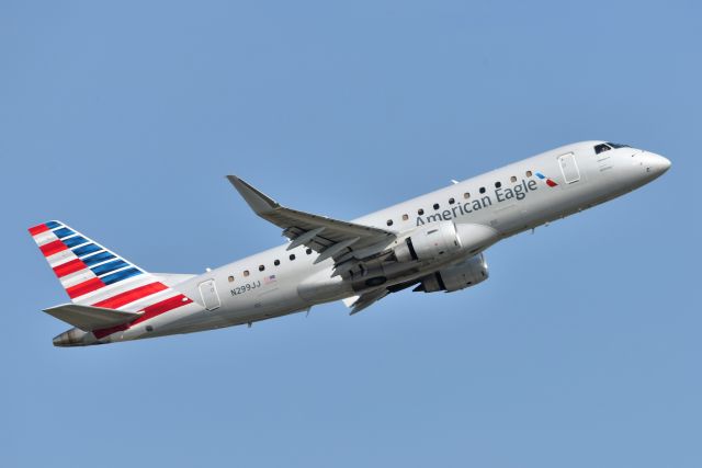 Embraer 175 (N299JJ) - 23-R 07-05-23