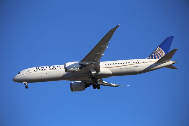 Boeing 787-9 Dreamliner (N24974)
