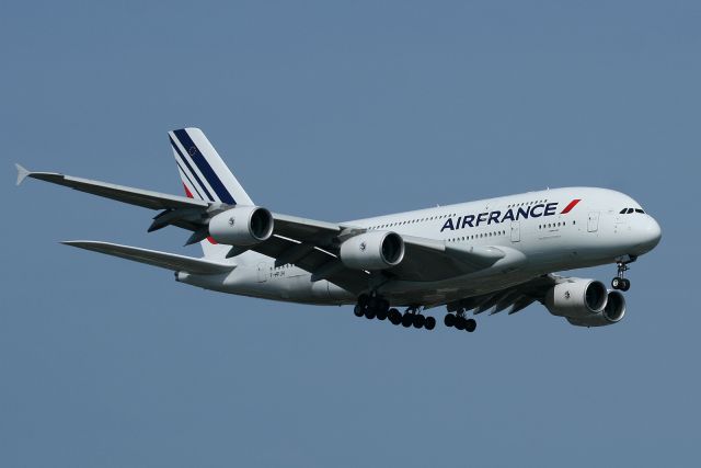 Airbus A380-800 —