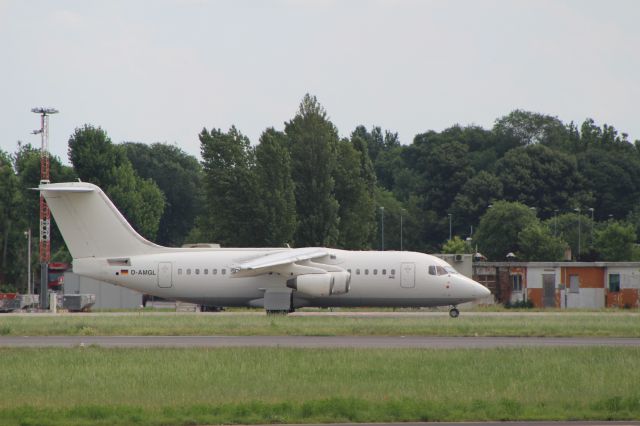 Airbus A319 (D-AMGL) - TAXING TO RUNWAY 36 AT LINATE 18-06-16