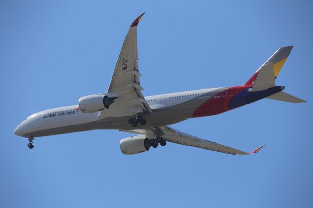 Airbus A350-900 (HL8361)