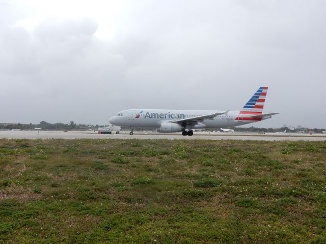 Airbus A319 (N664AW)