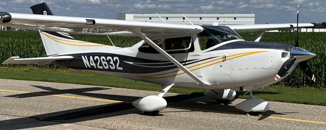 Cessna Skylane (N42632)
