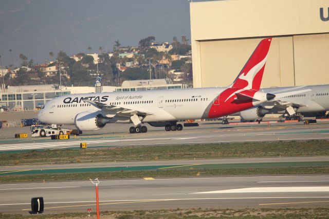 Boeing 787-9 Dreamliner (VH-ZNB)