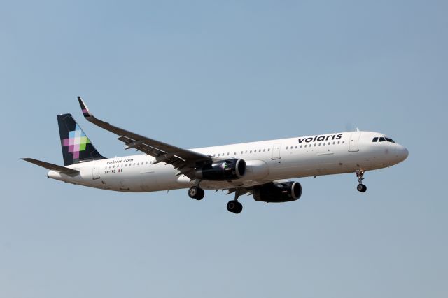Airbus A321 (XA-VRB) - Volaris / Airbus A321-231 / MSN 7368 / XA-VRB / MMMX 01/2023