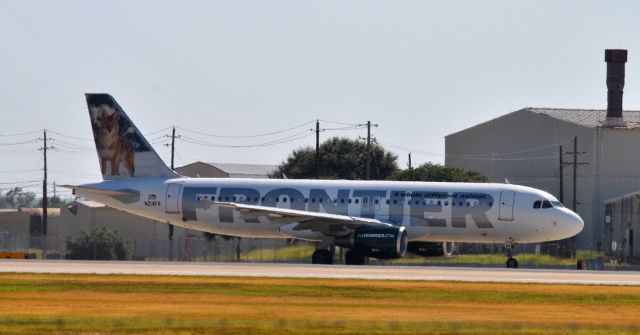 Airbus A320 (N214FR)