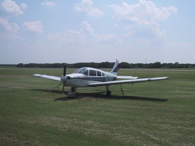 Piper Cherokee (N43885)