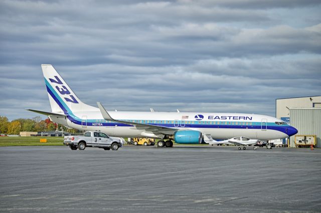 Boeing 737-800 (N277EA)