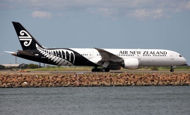 ZK-NZI — - Taxiing to Rwy 34L