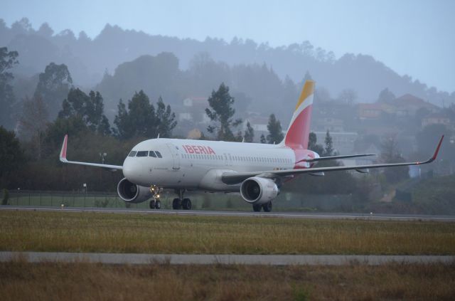 Airbus A320 (EC-MKD) - EC-MDK After Landing At LEVX From LEMD. 27-11-2021