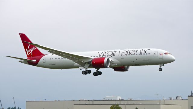 Boeing 787-9 Dreamliner (G-VNEW) - BOE027 on final to Rwy 16R to complete its maiden flight on 9/23/14. (LN:218 / cn 40956). This is the first B787 for VIR.