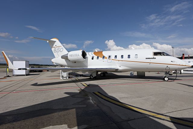 Canadair Challenger (N650BA)