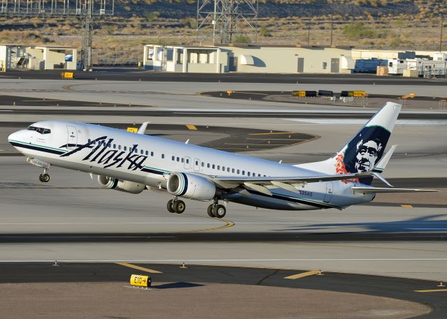 Boeing 737-800 (N535AS)