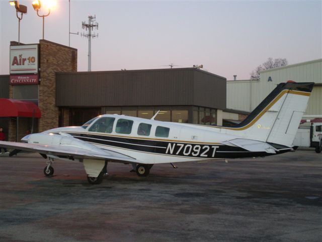 Beechcraft Baron (58) (N7092T)