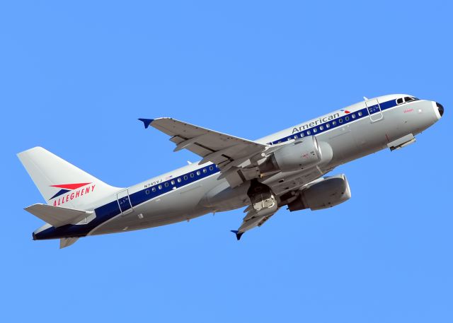 Airbus A319 (N745VJ)