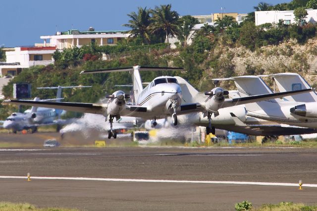 Beechcraft Super King Air 200 (N87SA)