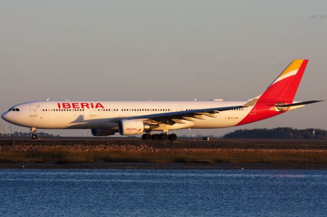 Airbus A330-300 (EC-LXK)