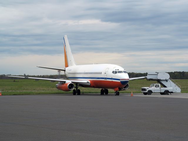 Boeing 737-700 (N252TR) - Serial Number 23001 MFR Year 1983