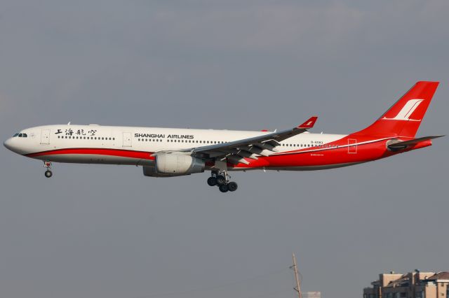 Airbus A330-300 (B-6083) - The last Airbus aircraft for Shanghai Airlines (B-6083 A330-300) has been returned to China Eastern Airlines, but the Shanghai Airlines’s livery is not removed. It is said that this aircraft is going to be painted in a new Disney livery soon.