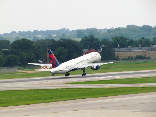 Boeing 757-200 (N523US)