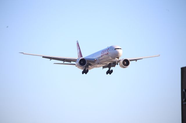 BOEING 777-300ER (HB-JNJ)