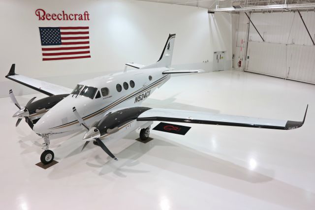 Beechcraft King Air 90 (N524CV)