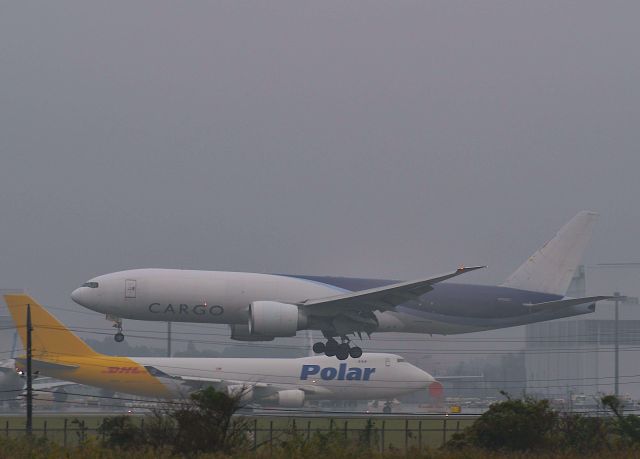 BOEING 777-200LR (N703GT) - I took this picture on Nov 03, 2020.br /9S7923/02  ORD-NRT