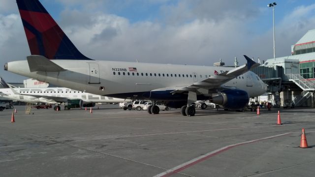 Airbus A319 (N328NB) - Rare sight. Usually delta brings in crj's