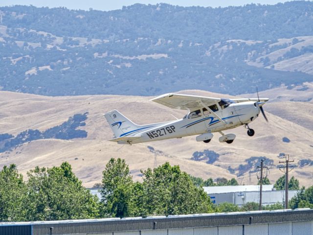 N5276P — - June 2020 Cessna 172S at Livermore Municipal Airport, CA