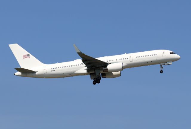 Boeing 757-200 (N119NA)