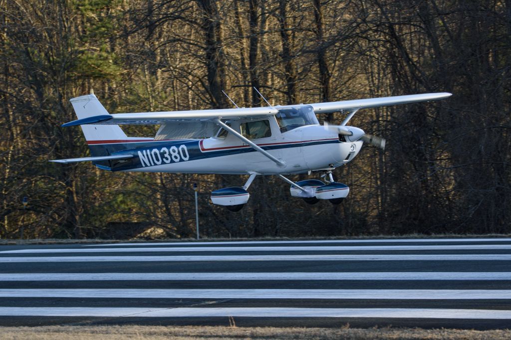 Cessna Commuter (N10380)