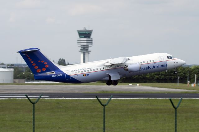 de Havilland Dash 8-400 (OO-DWB)