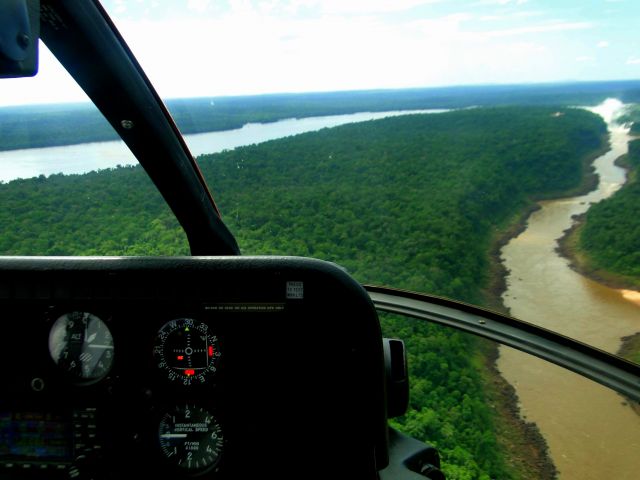 MD HELICOPTERS MD-600N (PR-HLS) - FLYING IN FOZ DO IGAÇÚ-PR, BRAZIL