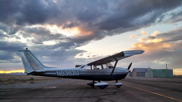 Cessna Skyhawk (N8362U)