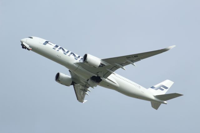 Airbus A350-900 (OH-LWM) - A Finnair A350-900 taking off from LHR on runway 27L.br /br /Location: Heathrow T5 Planespotting Point.br /Date: 12.10.22 (dd/mm/yy).
