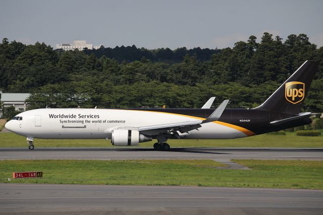 BOEING 767-300 (N344UP)