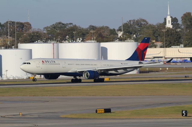 Airbus A330-300 (N803NW)