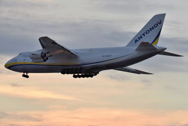 Antonov An-124 Ruslan (UR-82027) - 23-R five minutes prior to sunset on 10-11-22 from IAH.