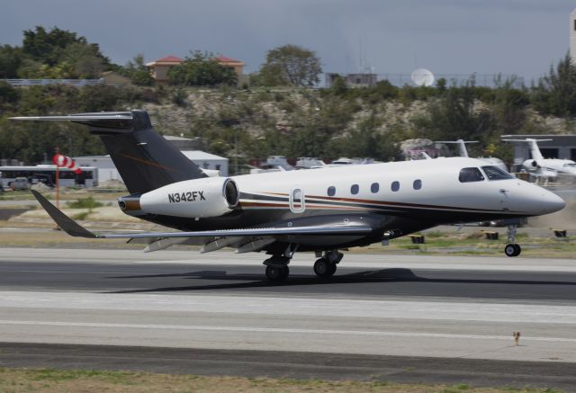 Embraer Legacy 450 (N342FX)