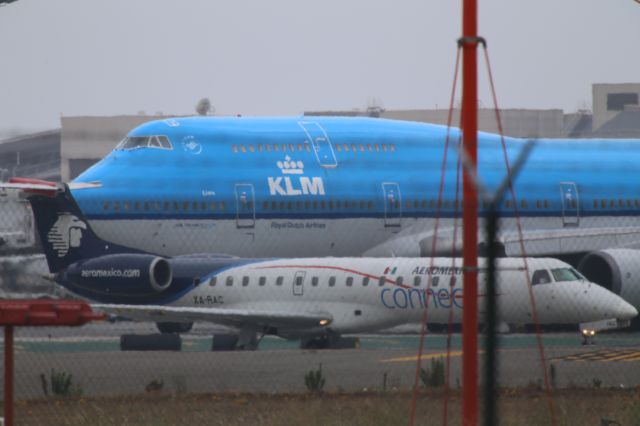 Boeing 747-400 (PH-BFL)