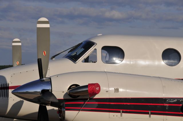 Beechcraft Super King Air 200 (N6069A) - Seen at KFDK on 9/4/2009.    a href=http://discussions.flightaware.com/profile.php?mode=viewprofile&u=269247  Profile/a