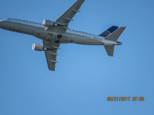 Embraer 175 (N86336)