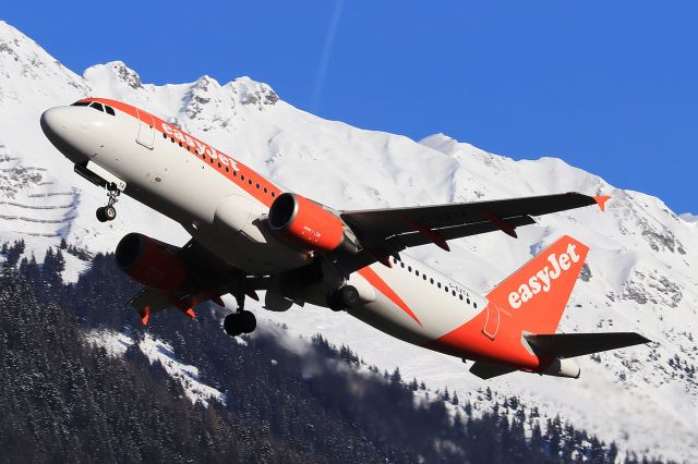 Airbus A320 (G-EZTA)