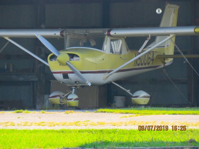 Cessna Skyhawk (N50064)