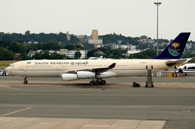 HZ-HMS2 — - Saudi Arabian Royal Flight bringing college students back to the area.