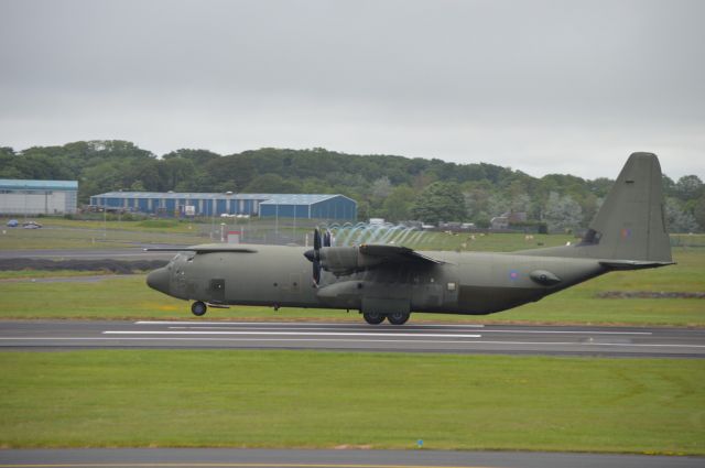 Lockheed C-130 Hercules (CSZ872) - ZH872 C-130 TAKING OFF RW 31 COMPLETE WITH VORTICES