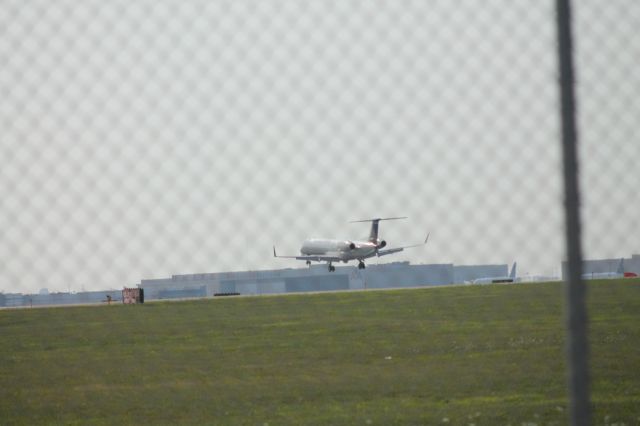 Embraer ERJ-145 —