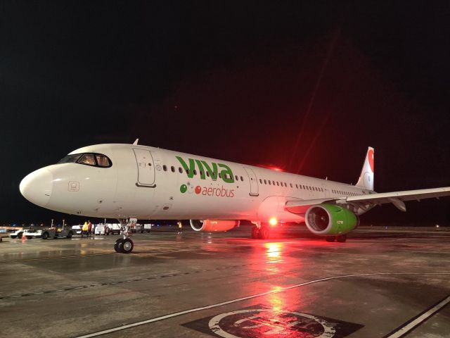 Airbus A321 (XA-VBU)